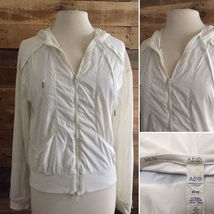 American Eagle Outfitters Rain/Wind Jackets Size M